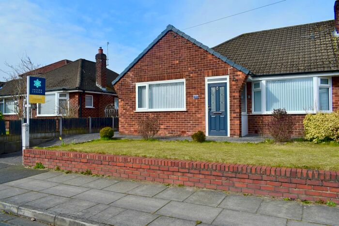 3 Bedroom Bungalow To Rent In Cunningham Drive, Bury, BL9