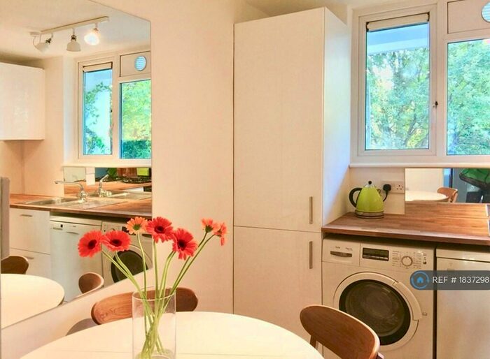 3 Bedroom Flat To Rent In Barnabas House, London, EC1V