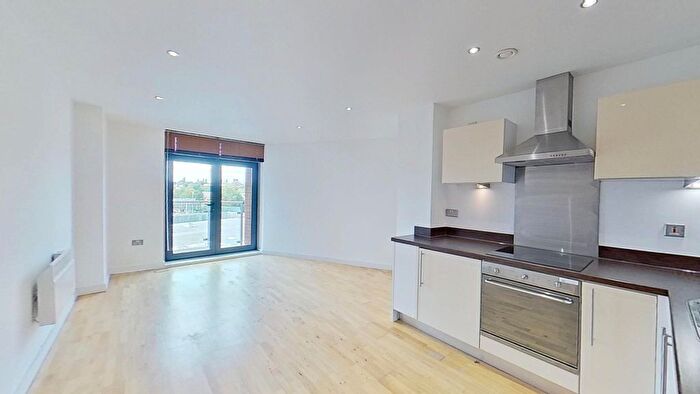 2 Bedroom Flat To Rent In Gotts Road, Leeds, LS12