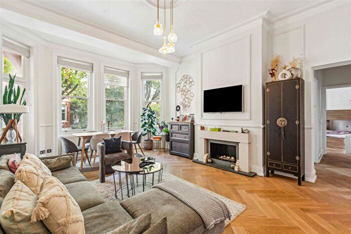 2 Bedroom Flat To Rent In Fitzgeorge Avenue, London, W14