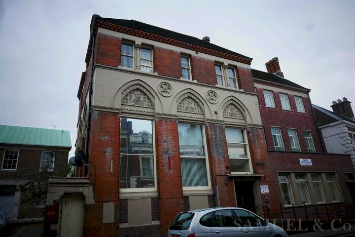 1 Bedroom Flat To Rent In Wolverhampton Street, Dudley, DY1