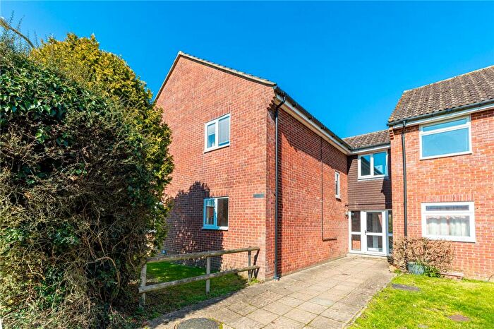 1 Bedroom Apartment For Sale In The Hampdens, Glendale Avenue, Newbury, Berkshire, RG14