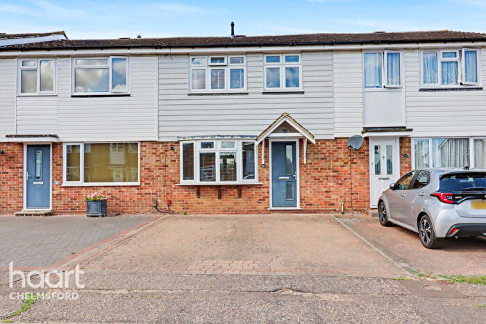 3 Bedroom Terraced House For Sale In Noakes Avenue, Chelmsford, CM2
