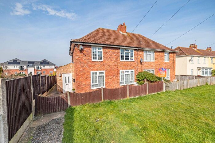 4 Bedroom Semi Detached House For Sale In Queens Road, Aylesham, Canterbury, Kent, CT3