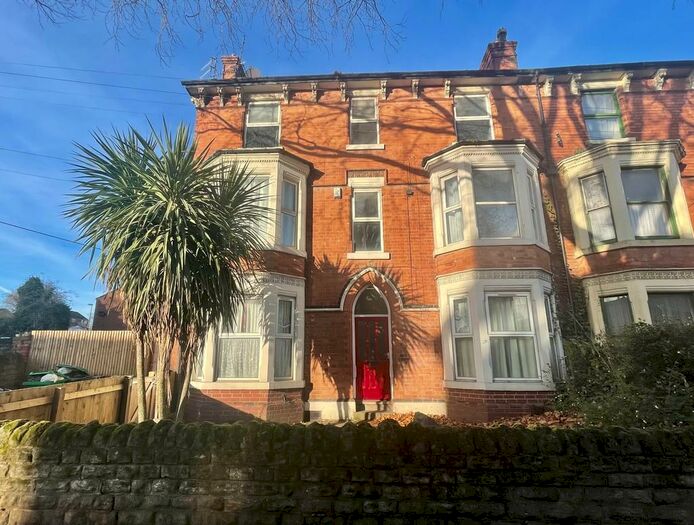 6 Bedroom Detached House To Rent In Gregory Boulevard, Hyson Green, NG7