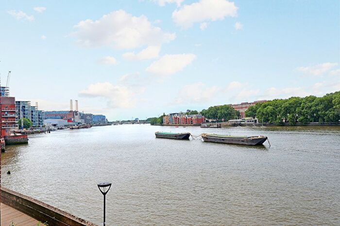 1 Bedroom Flat To Rent In Nine Elms Lane, London, SW8