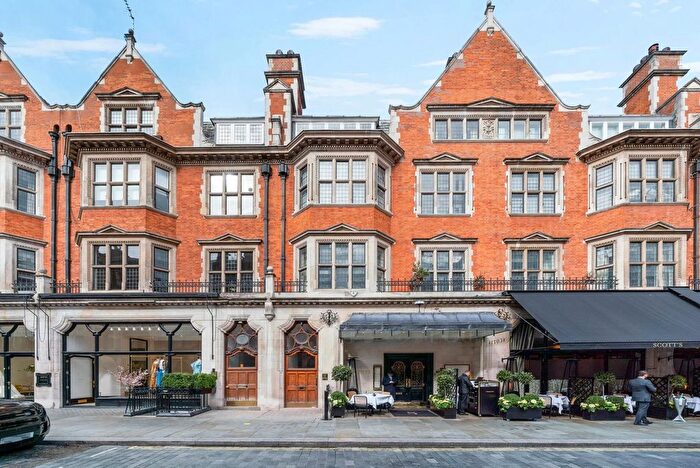4 Bedroom Flat To Rent In Mount Street, Mayfair, W1K