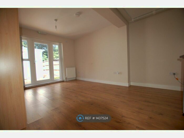 Studio To Rent In Wellington Road, Harrow, HA3