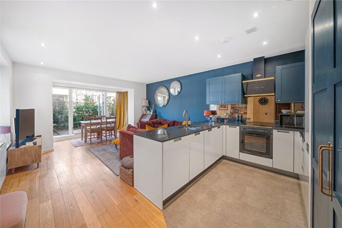 2 Bedroom Flat To Rent In Retreat Apartments, Furmage Street, London, SW18