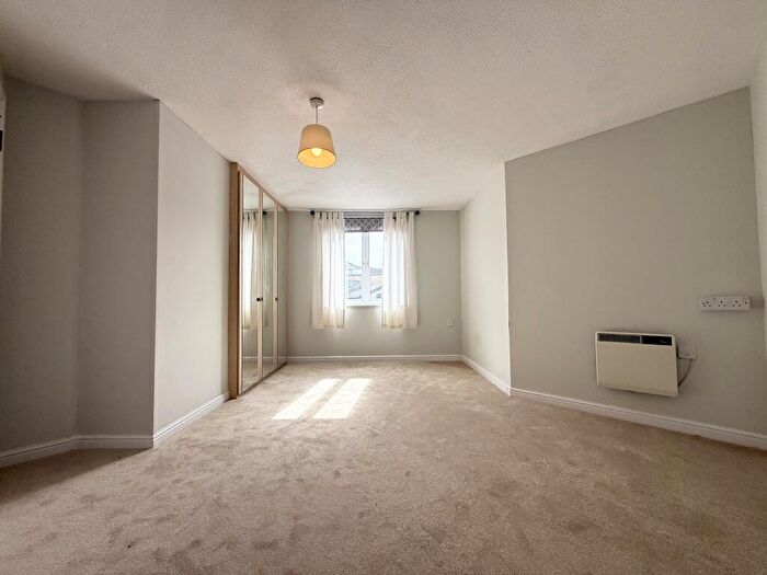 2 Bedroom Flat To Rent In Banyard Close, Cheltenham, GL51