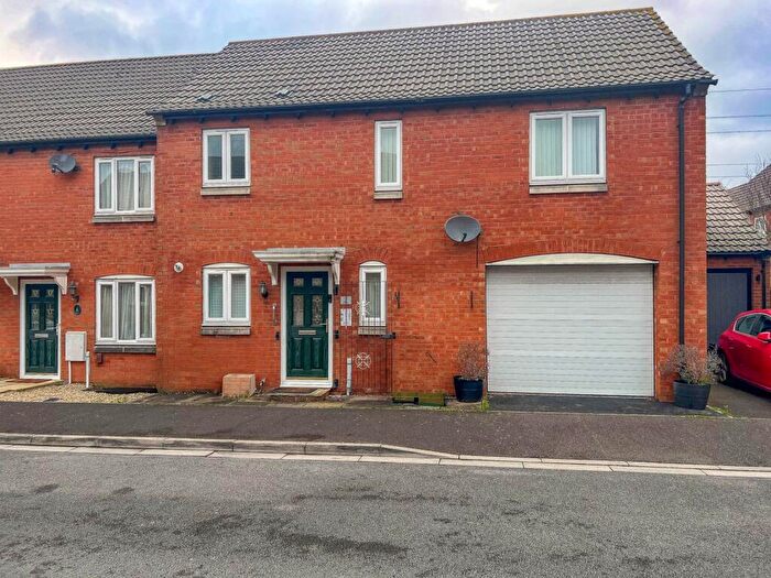 3 Bedroom End Of Terrace House For Sale In Locking Castle**Offers Invited**Three Double Bedrooms**Garden Room With Log Burner**Conservatory**, BS22