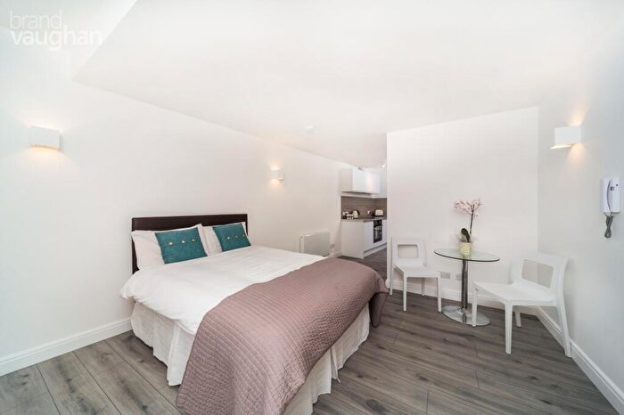 Flat To Rent In St Annes House, Buckingham Place, Brighton, BN1