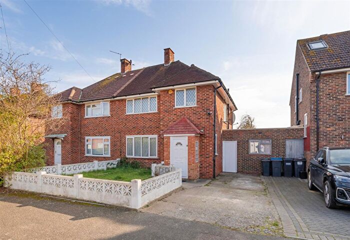 3 Bedroom Semi-Detached House To Rent In Coleridge Road, Croydon, CR0