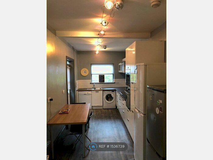 5 Bedroom Terraced House To Rent In Clarendon Park Road, Leicester, LE2