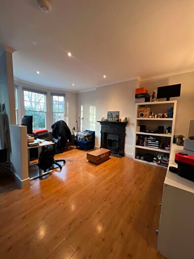 1 Bedroom Flat To Rent In Newington Green, London, N16