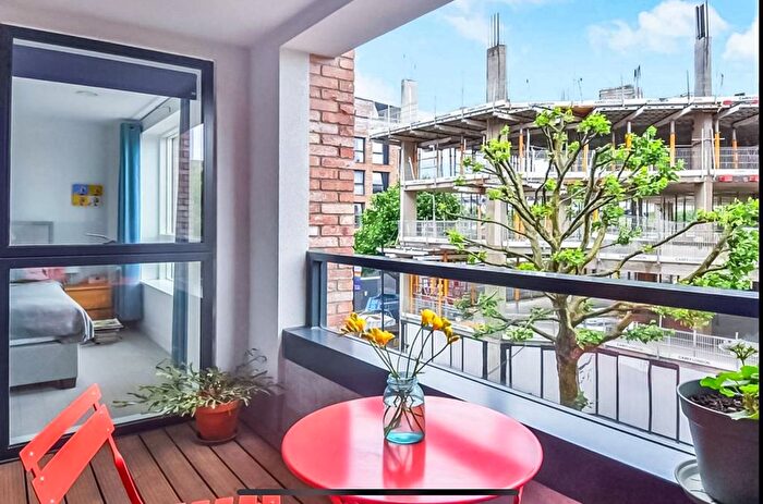 1 Bedroom Flat To Rent In Ardens Building, Bow, London, E3