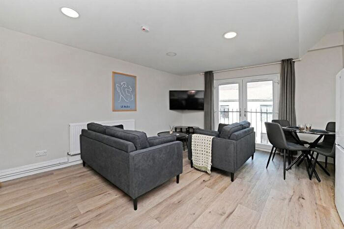 4 Bedroom Apartment To Rent In Flat C, Broomhall Street, Broomhall, S1