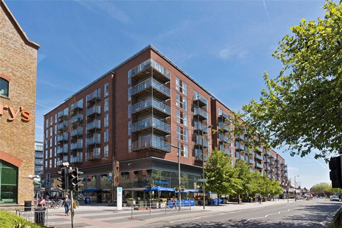 1 Bedroom Flat To Rent In The Heart, New Zealand Avenue, Walton On Thames, Surrey, KT12