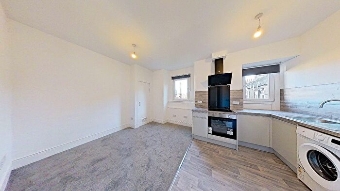 2 Bedroom Flat To Rent In Sibbald Street, Stobswell, Dundee, DD3