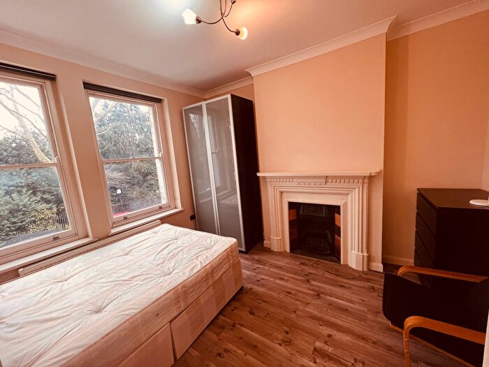 2 Bedroom Flat To Rent In Middle Lane, London, N8