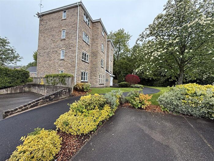 2 Bedroom Flat For Sale In Three Counties Road, Mossley, Ashton-Under-Lyne, OL5