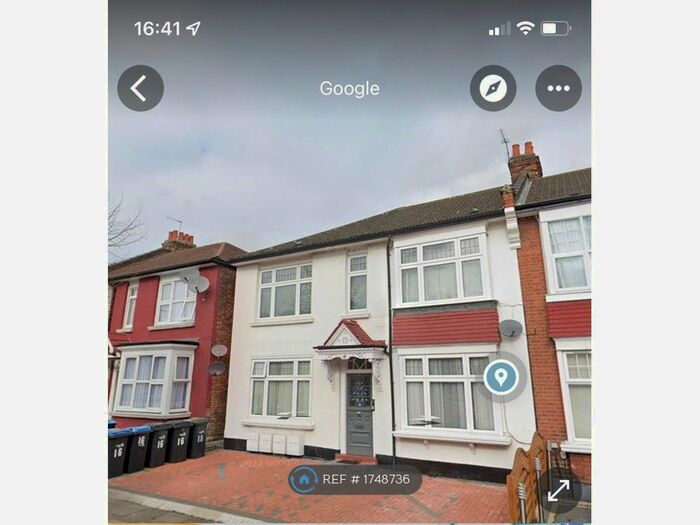 Studio To Rent In Sidney Avenue, London, N13