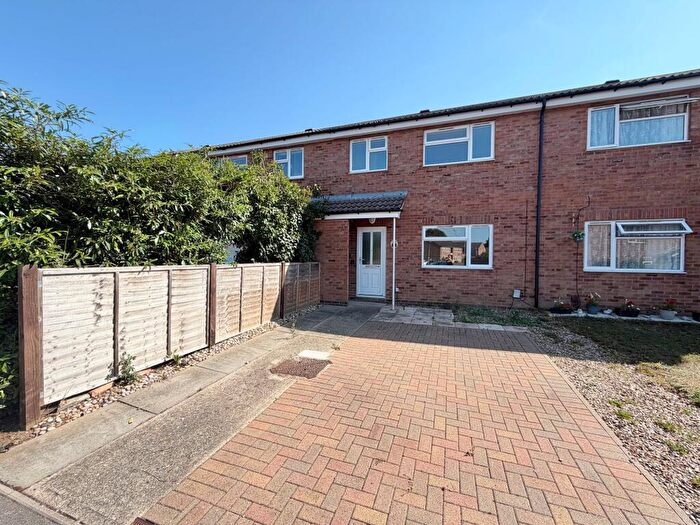 3 Bedroom Terraced House To Rent In St. Peters Close, Flitwick, MK45