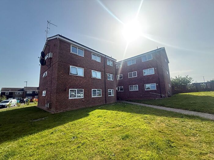 2 Bedroom Flat To Rent In Linden Court, Petworth, GU28