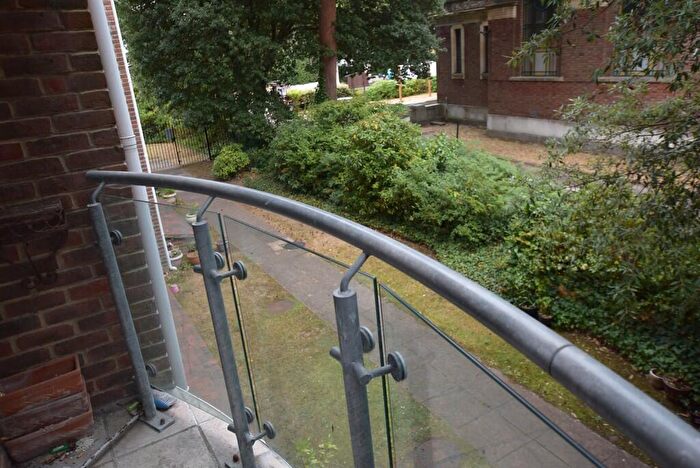 2 Bedroom Apartment To Rent In East Cliff Manor, Christchurch Road, BH1
