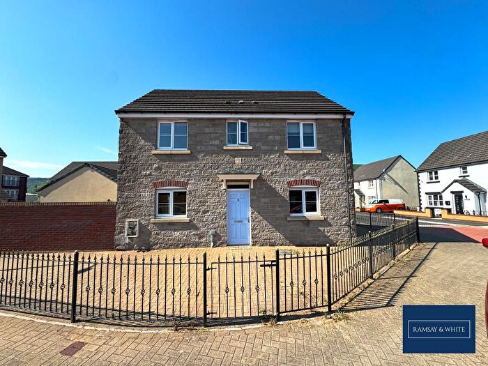3 Bedroom Detached House To Rent In Rhodfa'r Afon, Cwmbach, Aberdare, CF44