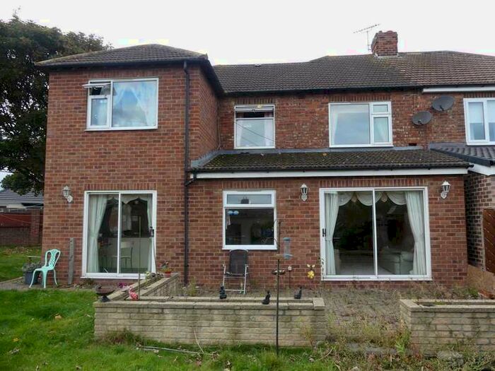 5 Bedroom Semi Detached House For Sale In Laburnum Road, Redcar, TS10