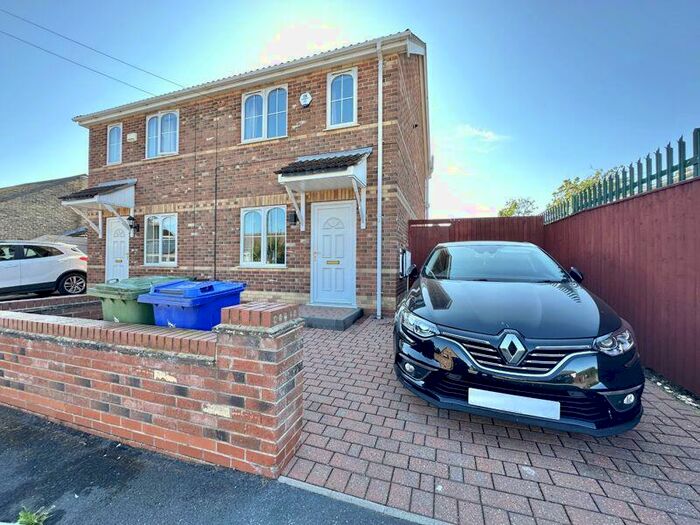 3 Bedroom Semi-Detached House To Rent In Anningson Lane, New Waltham, DN36