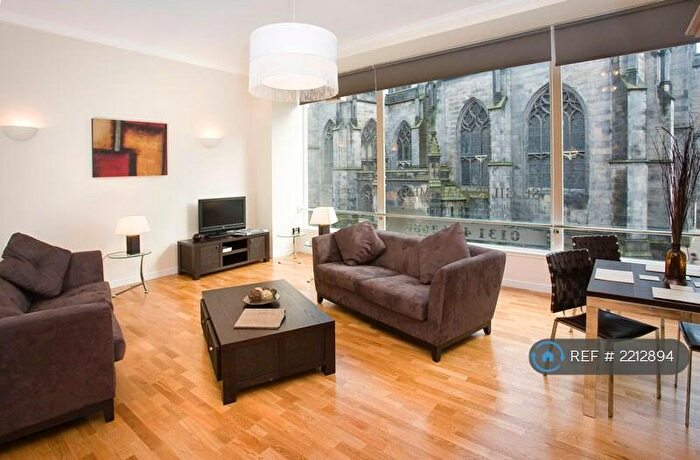 2 Bedroom Flat To Rent In High Street, Edinburgh, EH1