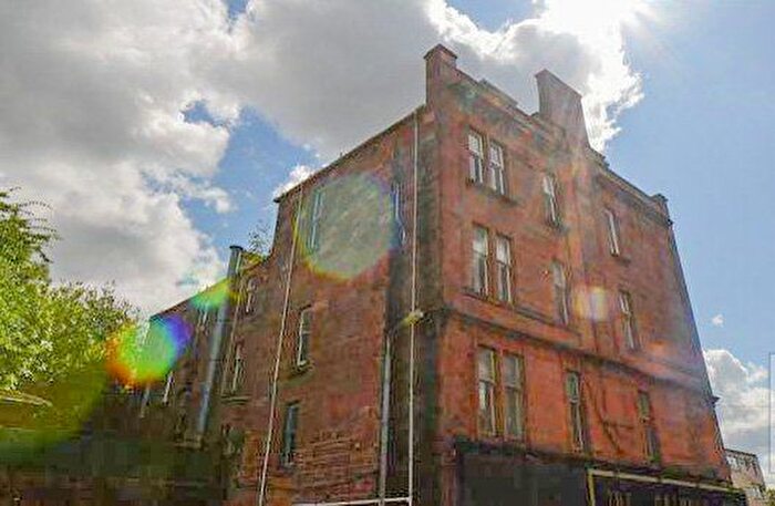 3 Bedroom Flat To Rent In Kerr Street, Bridgeton, Glasgow, G40