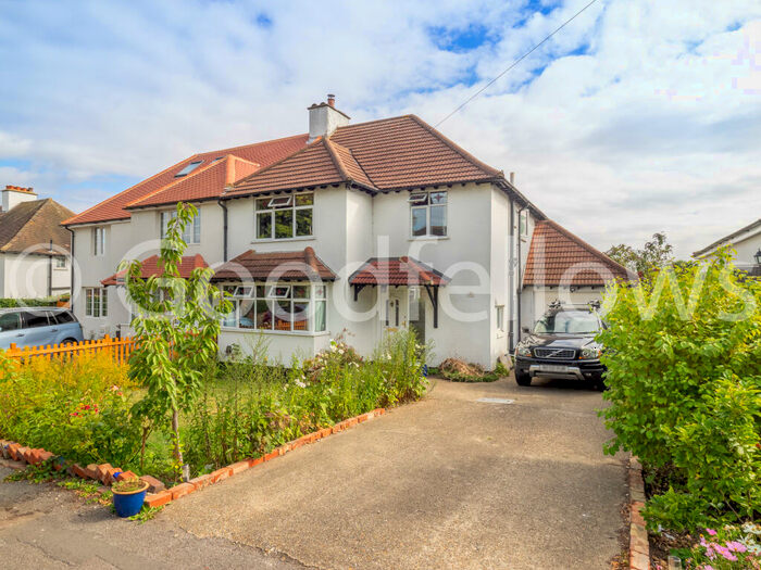 3 Bedroom Semi-Detached House To Rent In Crichton Road, Carshalton, Surrey, SM5