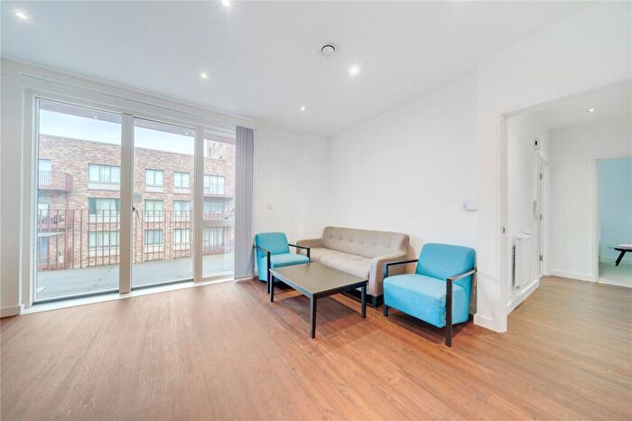 2 Bedroom Apartment To Rent In Frobisher Yard, London, E16