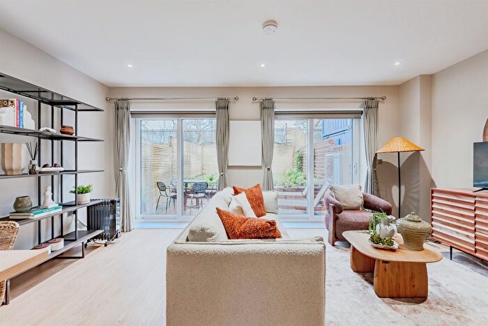 4 Bedroom End Of Terrace House For Sale In Goods Yard, Edenbridge, TN8