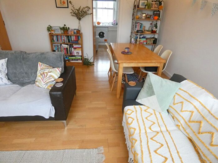 1 Bedroom Flat To Rent In Elizabeth Square, London, SE16
