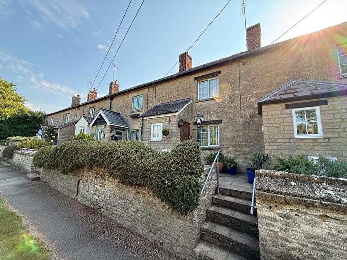 2 Bedroom Cottage For Sale In Mount Pleasant, Lechlade, GL7