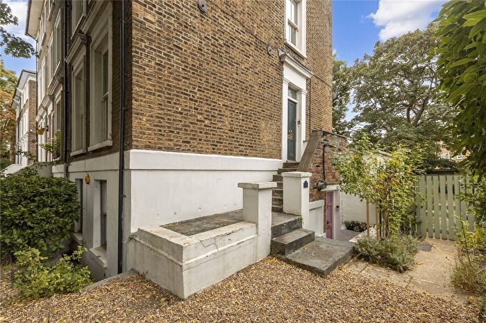 Studio For Sale In St. Pauls Road, London, N1