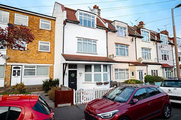 4 Bedroom Terraced House For Sale In Glendale Gardens, Leigh-On-Sea, SS9