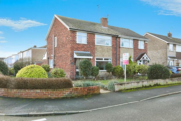 3 Bedroom Semi-Detached House For Sale In Sunnyside, Edenthorpe, Doncaster, DN3