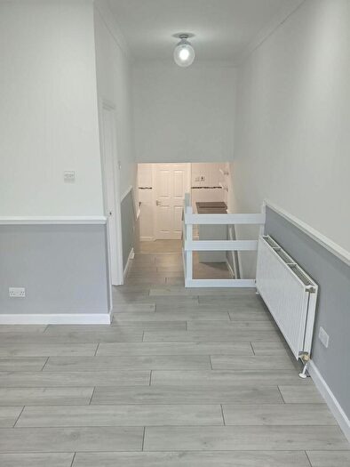 1 Bedroom Apartment To Rent In First Floor Flat, Clifton Street, Adamsdown, Cardiff, CF24