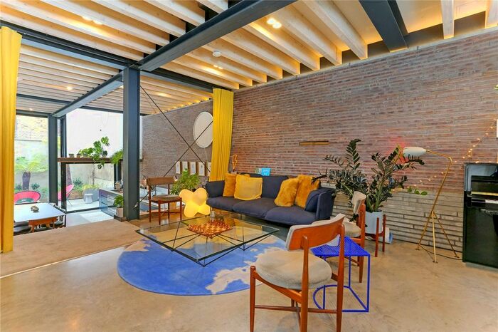 4 Bedroom Detached House To Rent In Terrace Road, London, E9