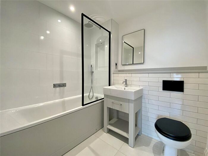 2 Bedroom Apartment To Rent In Carraway Street, Reading, RG1