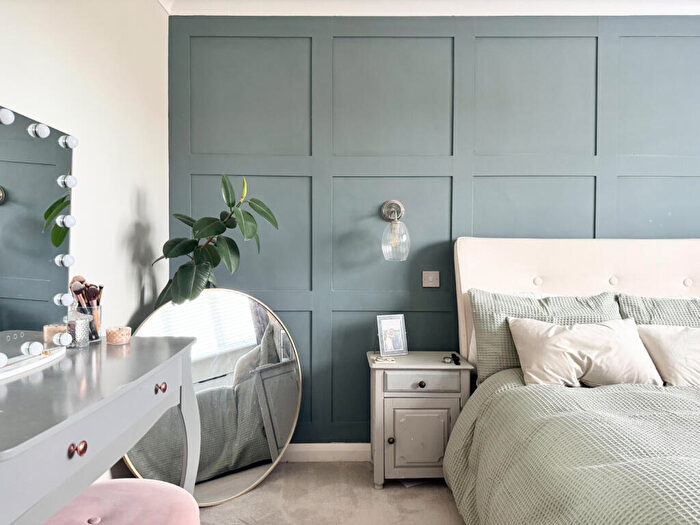 3 Bedroom Terraced House For Sale In Highfield Road, Tring, HP23