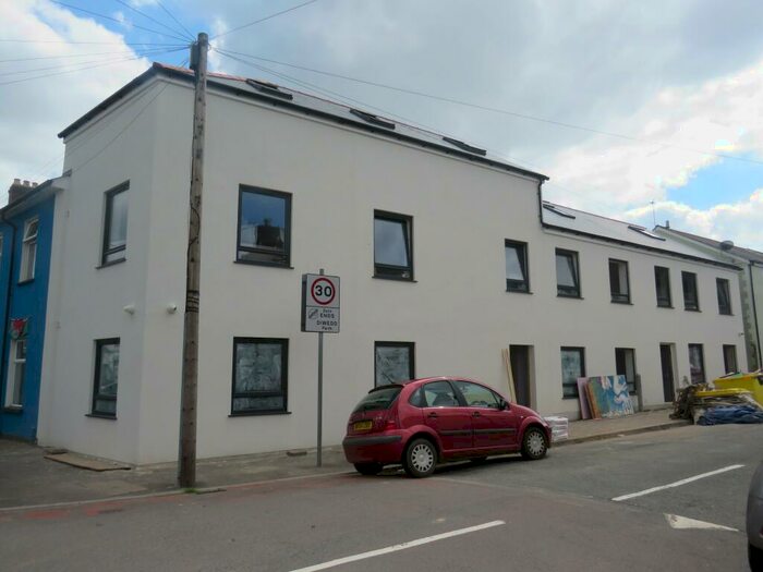 1 Bedroom Apartment To Rent In Harriet Street, Penarth, CF64