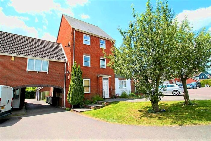 1 Bedroom Flat To Rent In Wivelsfield, Eaton Bray, Dunstable, Bedfordshire, LU6
