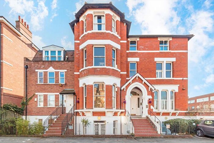 1 Bedroom Flat To Rent In Upper Richmond Road, Putney, SW15