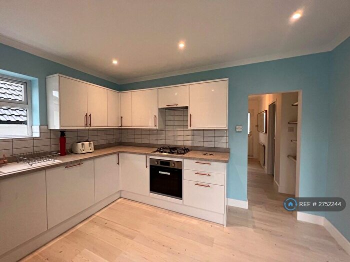 3 Bedroom Semi Detached House To Rent In Glenfalls Avenue, Brighton, BN1